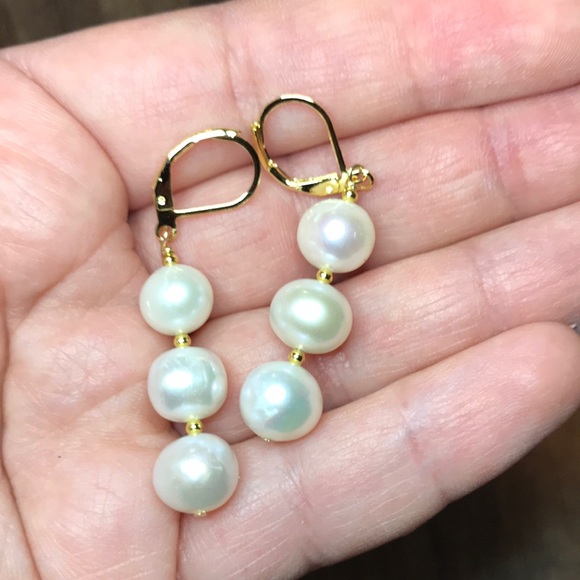 Jewelry - Handmade 3 tear drop fresh water Pearl earrings